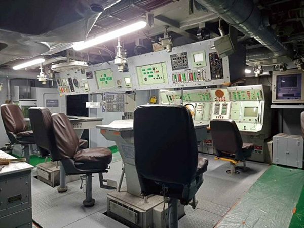 강화함상공원 마산함 내부 조타실 전시