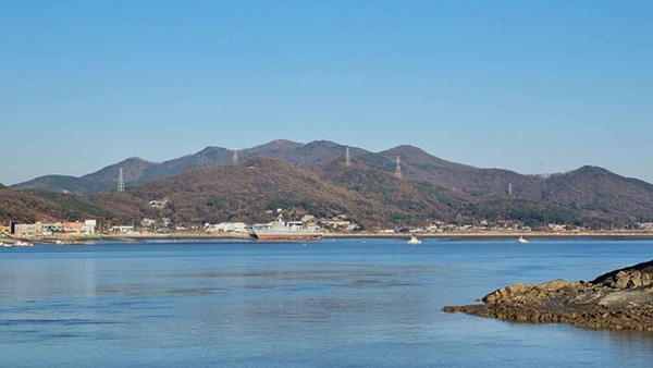 강화함상공원에서 바라본 강화 앞바다 풍경