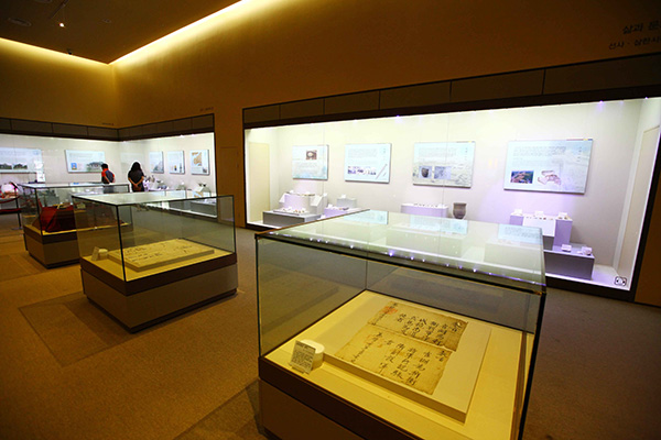 근대 생활사를 다룬 박물관 실내 전시관 전경