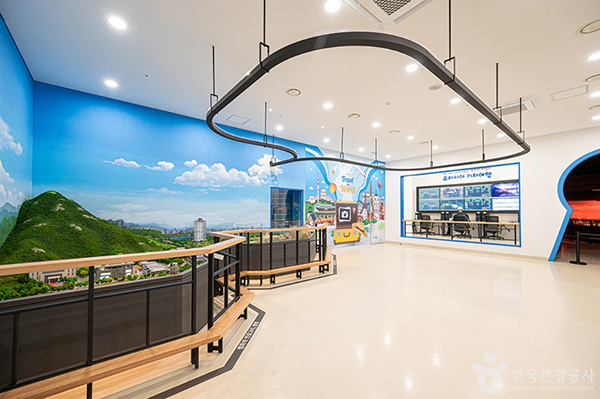 오산미니어처빌리지 실내 전시관 내부 전경